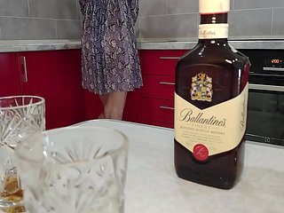 Seks dengan kawan DRUNK ISTERI. Saya harap dia tidak hamil dari saya
