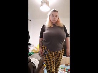 tits besar pada tiktok, penyusunan