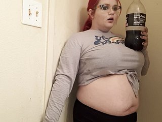 红发BBW喝苏打水