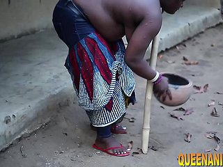 Ketua saya menangkap orang asing yang telah fucking ibu saya yang besar di khalayak ramai