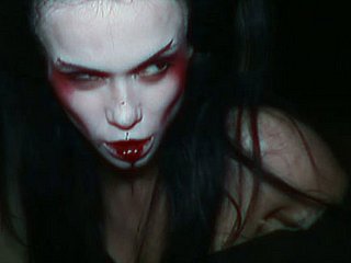Ужас порно видео с дикой уродливой ведьмой Suzie Diamond