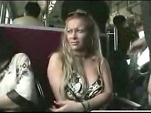 Babes amateur Mastrubing en voyage de la route