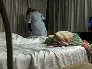 Moans đẹp như Ivan Drako bị đập mạnh vào ổ cứng
