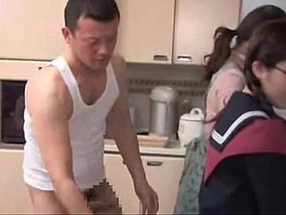 日本眼镜女学生用兄弟搞砸了
