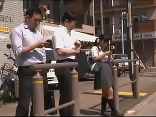 Tolong, kode atau nama video ini!