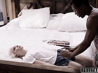 نقي المحرمات أعمى فاتنة يحصل على creampie من الطبيب