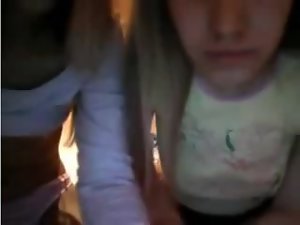 صغيرتي القليل فتاة في سن المراهقة تعريتها على whorecam.org