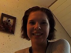 Venez vous coucher avec moi, dam chatte coule déjà