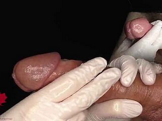 尿道的身体检查和精子样本视图的提取