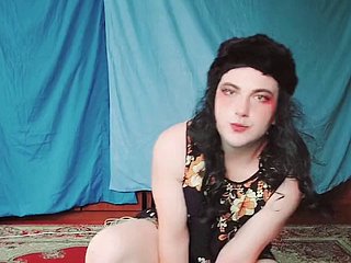 Gros butin gay fair-haired chaude en robe de milf Youtuber CrossdresserKitty