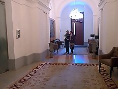 berbulu matang mengambil kekasih muda untuk waktu rumah pertama
