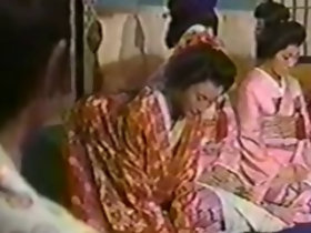 الفتيات جميلة الآسيوية في العمل مثليه الساخنة