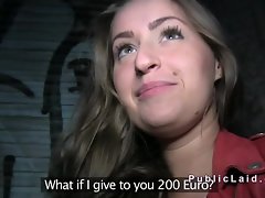 มือสมัครเล่นสีน้ำตาล busty กระแทกในที่สาธารณะ
