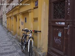 지르 카는 우편 배달부 티 보르를 barebacks