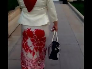 Hijab Curvy Exasperation