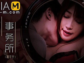 Horny Office-Xiang Zi Ning-MDWP-0024-Miglior glaze porno asiatico originale
