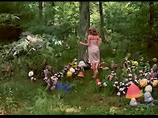 Alice in Wonderland- (Alice in Wonderland) -1976