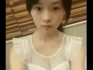 Dễ thương trung quốc thiếu niên nhảy trên webcam