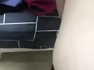 Во время вспышки COVID-19 я трахаю милфу