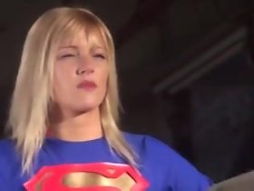 Supergirl ถูกจับและ Internee