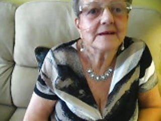 80 años hendidura abuelita