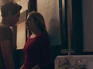 Elisabeth Moss - Transmitted to Handmaid's Tale S01E05 (no music)
