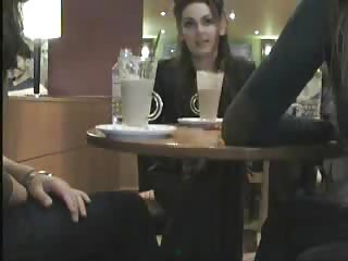 Berkelip di kafe