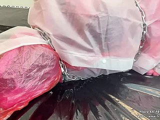 多层雨衣自我束缚玩法