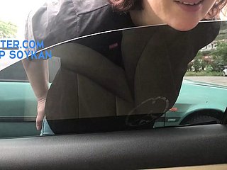 Sakso를 복용하는 터키 에스코트 여성
