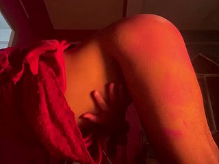Il mio piccolo e succoso culo vergine