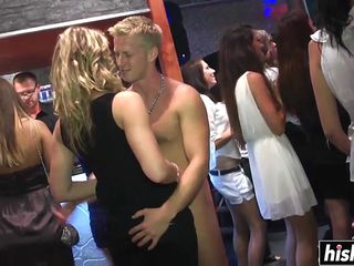 Strip Babes encanta follar duro