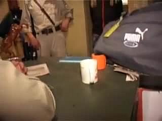 touriste Fouillee au corps deshabillee baisee douane