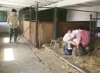 如何挤牛奶