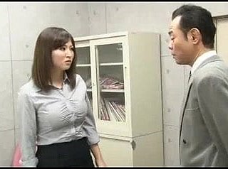新侮辱女教师