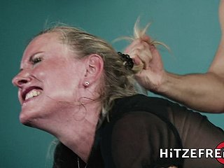 Hitzefrei Mart niemiecki Milf fucks Yo