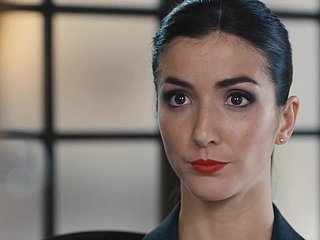 Ingobernable escena de sexo S01E04
