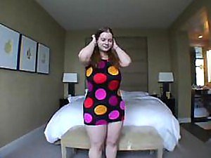 Garganta profunda BBW Redhead jengibre Rodas chupa la polla y se la follan